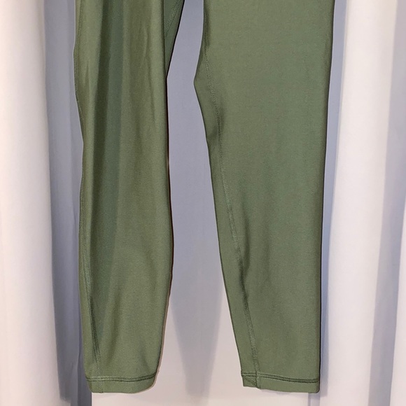 Old navy leggings in hunter pine - Picture 10 of 13